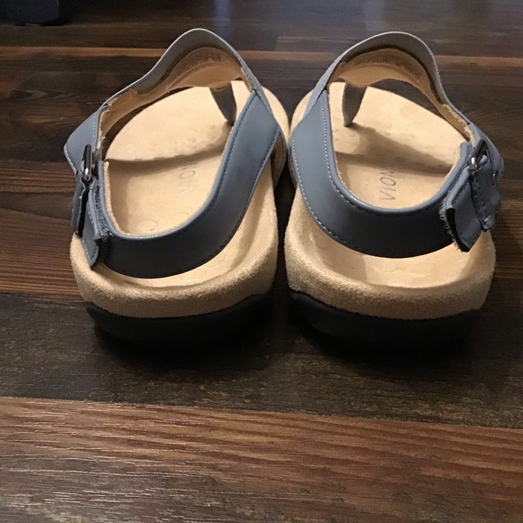Vionic Rest Danita Adjustable T-Strap Sandals In Sky Sz 7 wide worn once - Picture 6 of 7